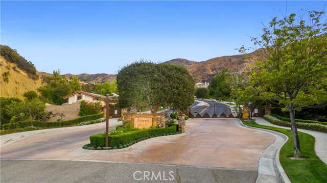 2514 Bulrush Circle, Corona CA: https://media.crmls.org/medias/1f306678-226e-4dbc-b32c-bb22a8a8afcb.jpg