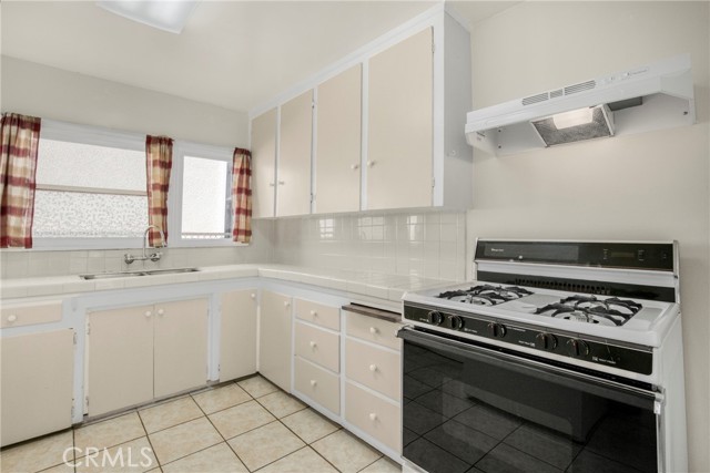 Detail Gallery Image 2 of 37 For 959 W 17th #1/2,  San Pedro,  CA 90731 - 1 Beds | 1 Baths
