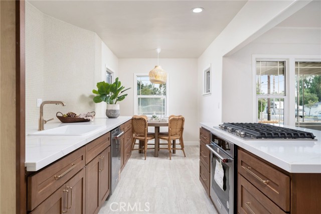 501 E 5th Street, Ontario CA: https://media.crmls.org/medias/1f31466a-3cd2-42aa-865a-7e81161da44f.jpg