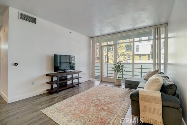 550 15th Street, San Diego, California 92101, 2 Bedrooms Bedrooms, ,1 BathroomBathrooms,Residential,For Sale,15th Street,CV24057344