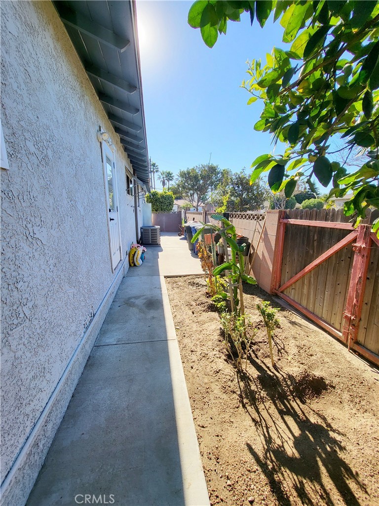 1F3255Ca D1Db 4D45 9C1C 5067Bed76E06 9825 Hoback Street, Bellflower, Ca 90706 &Lt;Span Style='BackgroundColor:transparent;Padding:0Px;'&Gt; &Lt;Small&Gt; &Lt;I&Gt; &Lt;/I&Gt; &Lt;/Small&Gt;&Lt;/Span&Gt;