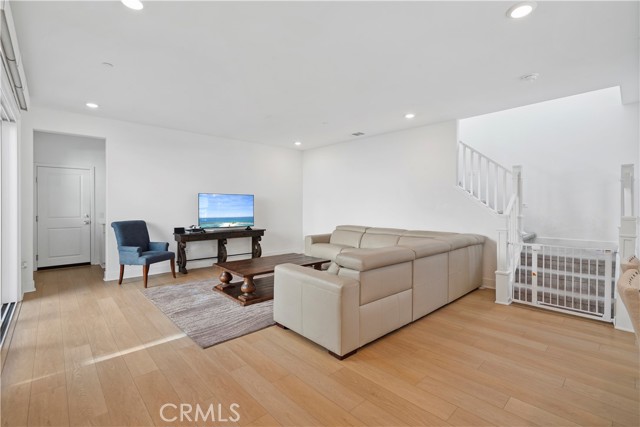 Detail Gallery Image 4 of 28 For 27321 Great Divide Lane, Valencia,  CA 91381 - 4 Beds | 2 Baths