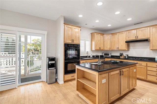 Detail Gallery Image 10 of 56 For 1219 S Irena, Redondo Beach,  CA 90277 - 5 Beds | 5 Baths