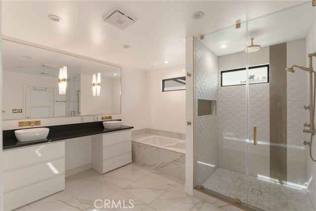 Detail Gallery Image 14 of 23 For 4417 Mcnab Ave, Lakewood,  CA 90713 - 3 Beds | 2/1 Baths