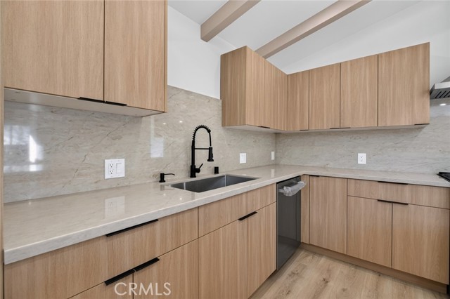 16445 Kingsbury photo 20