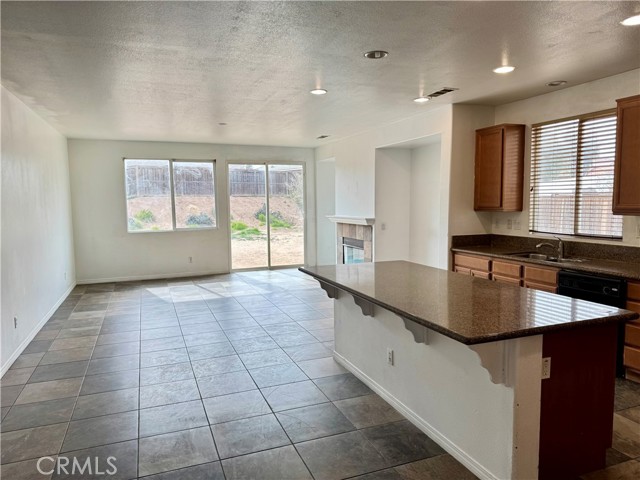 Detail Gallery Image 3 of 25 For 13831 Coolidge, Oak Hills,  CA 92344 - 3 Beds | 2 Baths