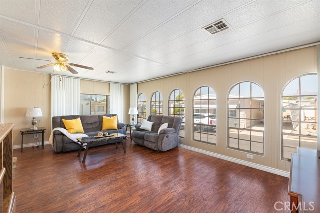 12700 2nd Street, Yucaipa CA: https://media.crmls.org/medias/1f351986-56ff-41b7-976b-537f0dcf0316.jpg