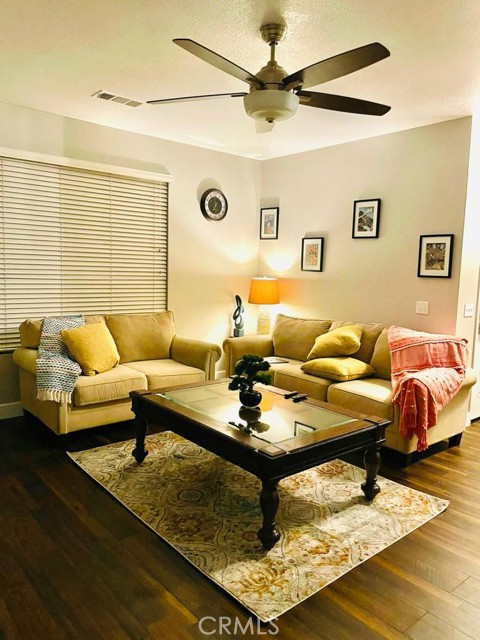 Detail Gallery Image 6 of 22 For 612 W Packwood, Visalia,  CA 93277 - 5 Beds | 3/1 Baths