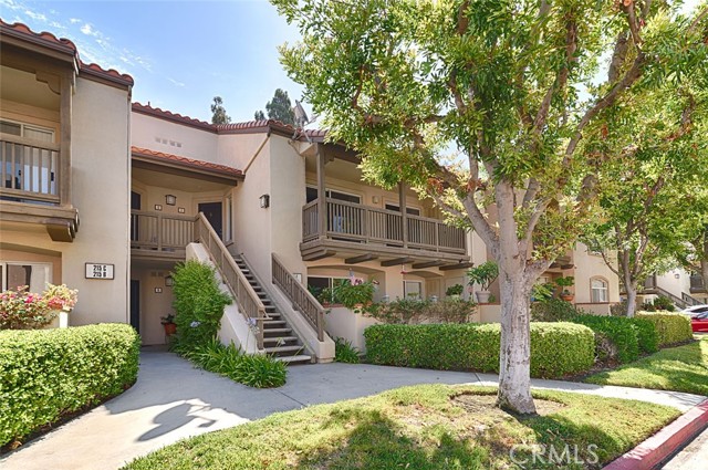 Detail Gallery Image 4 of 49 For 215 S Cross Creek Rd #E,  Orange,  CA 92869 - 1 Beds | 1 Baths