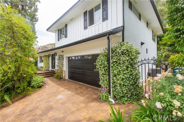 14879 Jadestone Drive, Sherman Oaks CA: https://media.crmls.org/medias/1f377f3e-9f40-4b60-aead-113a1a156b1a.jpg