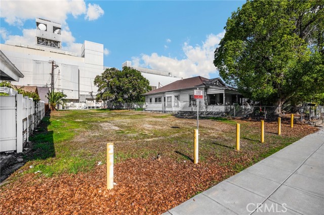 Detail Gallery Image 7 of 22 For 220 W C St, Ontario,  CA 91762 - – Beds | – Baths