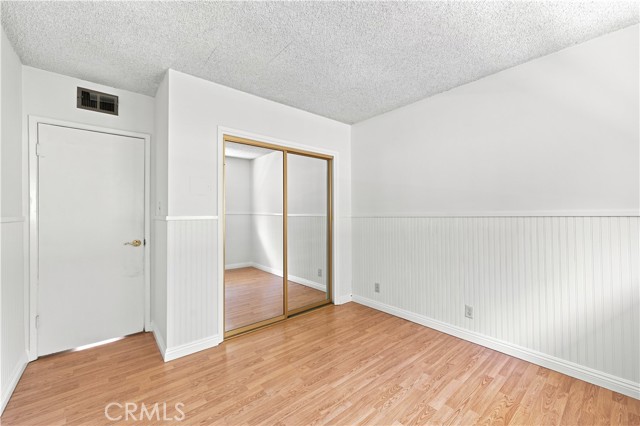Entryway to 2nd bedroom & closet Entryway to 2nd bedroom & closet