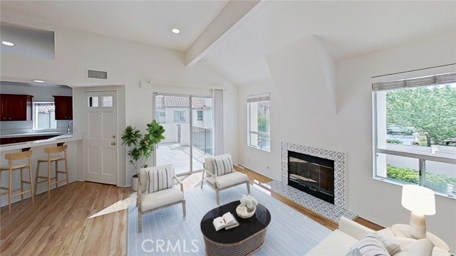 Detail Gallery Image 9 of 37 For 137 Corsica Dr, Newport Beach,  CA 92660 - 2 Beds | 1 Baths