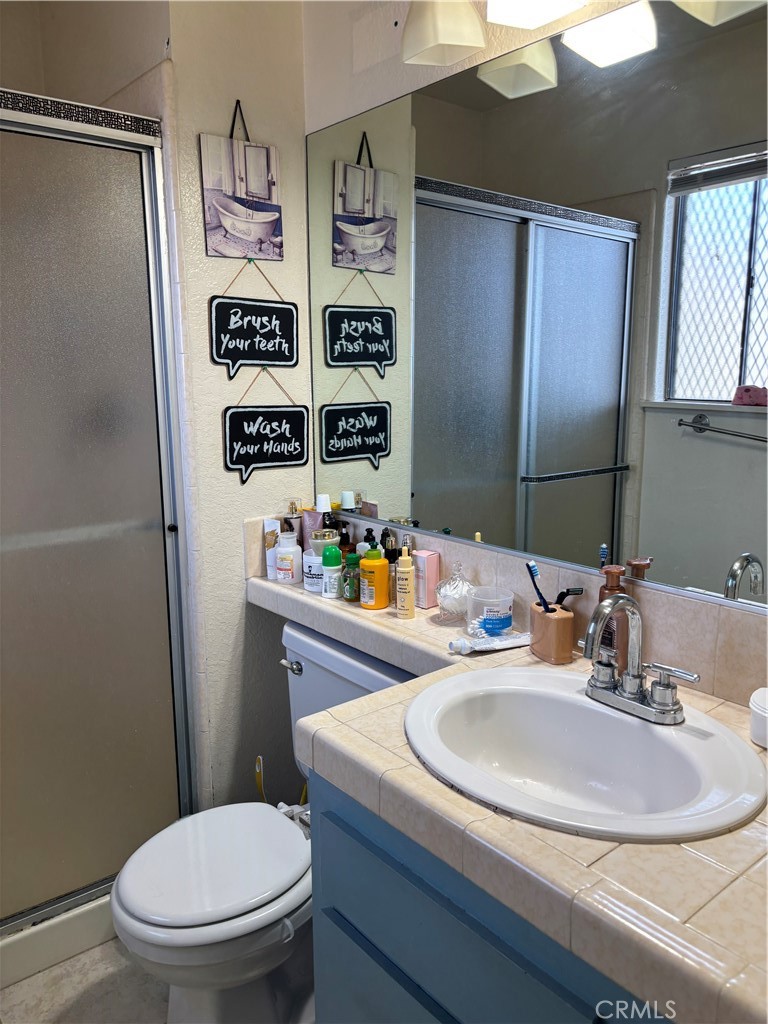 https://media.crmls.org/medias/1f38e4fb-4186-4f15-88ff-9e04ee3345f5.jpg?preset=X-Large