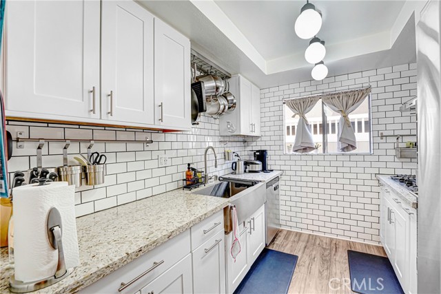 Detail Gallery Image 7 of 25 For 326 E Valencia #C,  Burbank,  CA 91502 - 2 Beds | 2/1 Baths