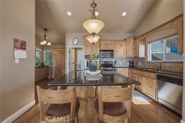 3790 Lakeshore Boulevard, Lakeport CA: https://media.crmls.org/medias/1f39e017-f938-4566-87bb-a7fe9efc1bb2.jpg