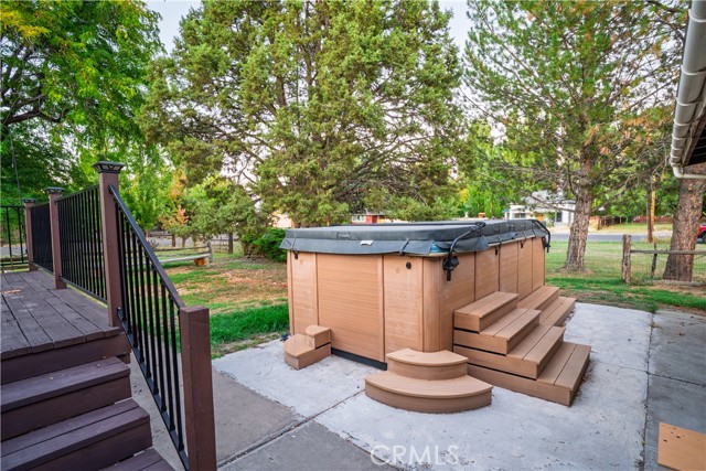 206 E Mcdowell Avenue, Alturas CA: https://media.crmls.org/medias/1f3a68d4-46d9-4f52-98b5-316c8aef5e95.jpg