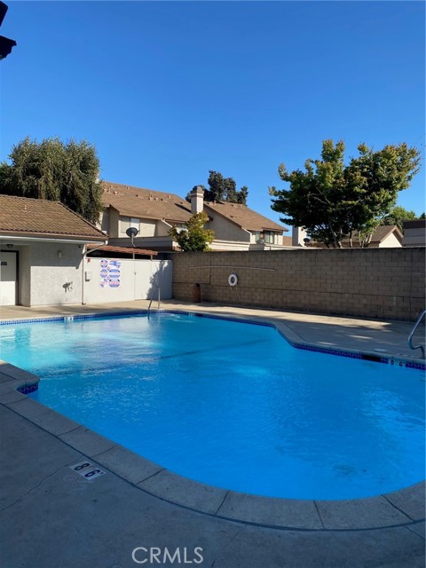 Detail Gallery Image 6 of 7 For 310 El Calle Jon, Santa Maria,  CA 93454 - 2 Beds | 3 Baths