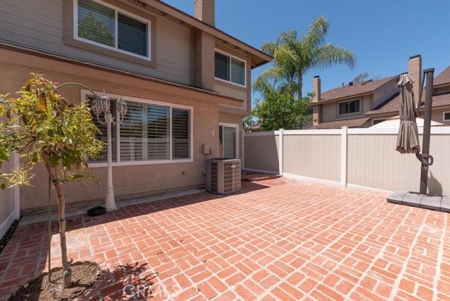 25181 Chestnutwood, Lake Forest CA: https://media.crmls.org/medias/1f3aca3a-7f19-415a-a42a-68985b16629e.jpg