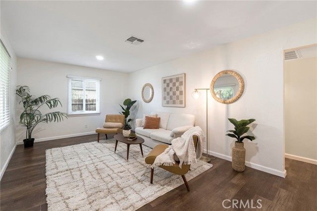 Detail Gallery Image 5 of 28 For 6048 N Del Mar, Fresno,  CA 93704 - 3 Beds | 2/1 Baths