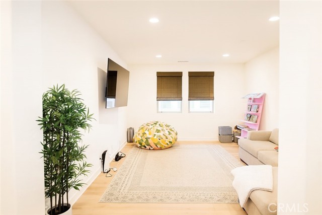 Detail Gallery Image 10 of 31 For 279 Barnes, Tustin,  CA 92782 - 4 Beds | 4/1 Baths