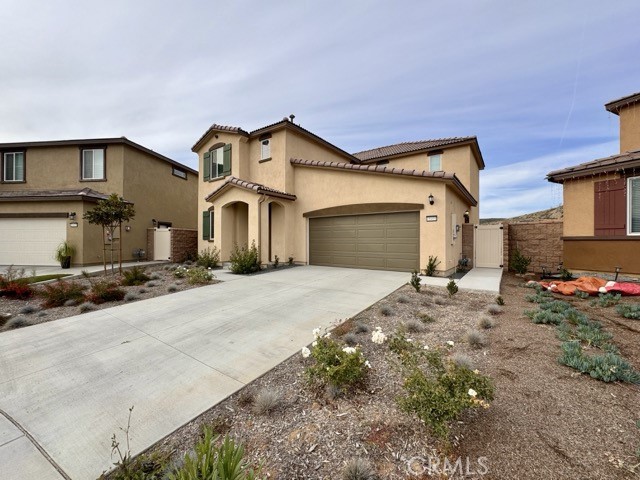 Detail Gallery Image 2 of 44 For 19401 Brush Creek Ave, Lake Elsinore,  CA 92532 - 4 Beds | 3 Baths