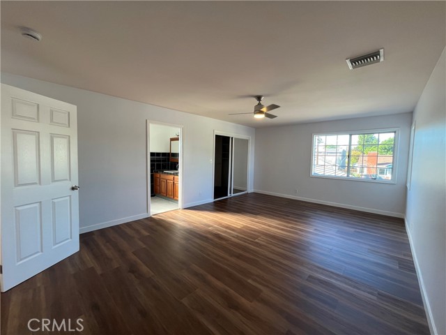 Detail Gallery Image 18 of 22 For 7522 Balcom, Reseda,  CA 91335 - 4 Beds | 3 Baths