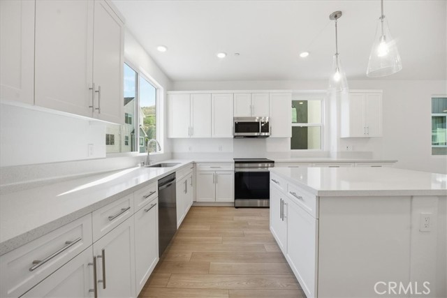 Detail Gallery Image 11 of 50 For 27315 Bear Creek Ln, Valencia,  CA 91381 - 4 Beds | 3/1 Baths