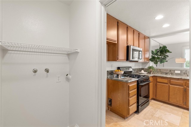 7291 Coho Dr, Huntington Beach CA: https://media.crmls.org/medias/1f3e0f1c-30ee-4029-861f-4509a375f185.jpg