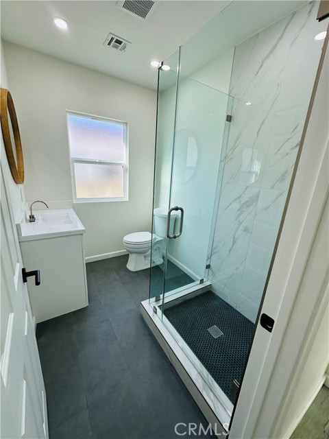 Detail Gallery Image 8 of 30 For 3634 Caspian, Long Beach,  CA 90810 - 4 Beds | 2 Baths