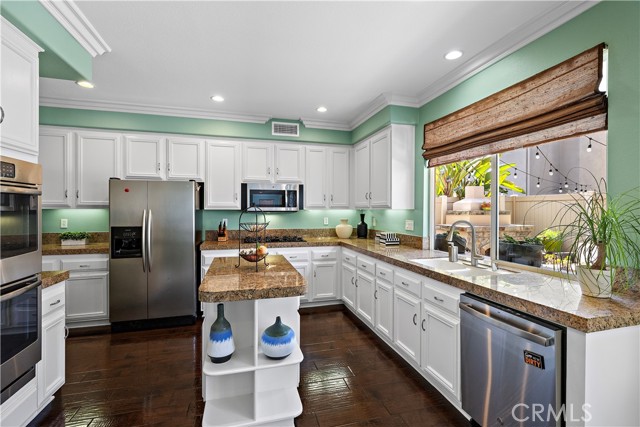 Detail Gallery Image 10 of 41 For 5 Lyon Ridge, Aliso Viejo,  CA 92656 - 5 Beds | 3 Baths