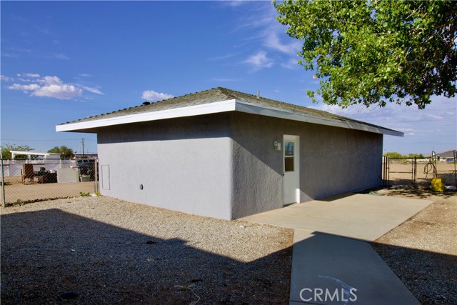 Detail Gallery Image 11 of 16 For 8011 Fuente, Oak Hills,  CA 92344 - 3 Beds | 2 Baths