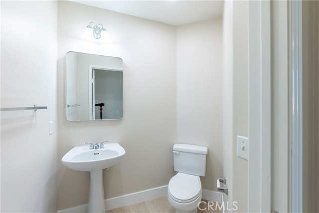 Detail Gallery Image 5 of 38 For 165 Kensington Park, Irvine,  CA 92606 - 4 Beds | 3/1 Baths