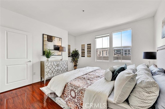 1801 E Katella Avenue, Anaheim CA: https://media.crmls.org/medias/1f3fa693-9732-415a-a7a2-8419cb82a068.jpg