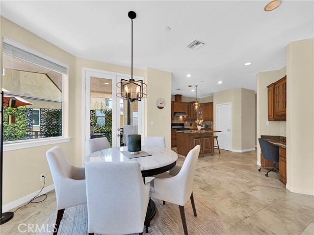 1124 Kathleen Drive, Newbury Park CA: https://media.crmls.org/medias/1f3fbe17-e53c-49e4-91a1-18426c31f974.jpg