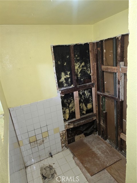 Detail Gallery Image 14 of 19 For 4920 Stratford, Los Angeles,  CA 90042 - – Beds | – Baths