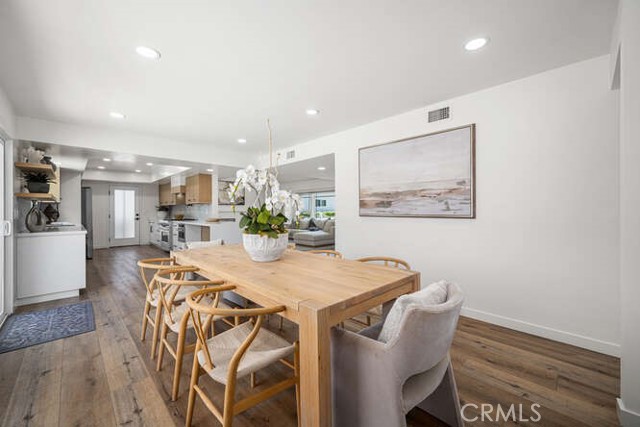 3221 Copa De Oro Drive, Los Alamitos CA: https://media.crmls.org/medias/1f407786-93b0-4508-b0b0-5bf58a0b0065.jpg