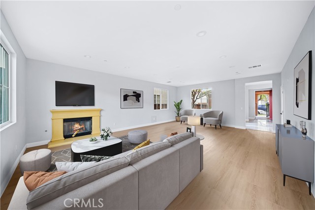 10877 Cameron, Corona CA: https://media.crmls.org/medias/1f40abd0-1eb0-4e7f-a75b-b63147ac3943.jpg