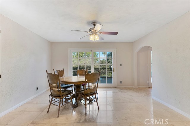 Detail Gallery Image 13 of 46 For 22781 Macfarlane Dr, Woodland Hills,  CA 91364 - 3 Beds | 3/1 Baths