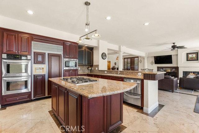 Detail Gallery Image 13 of 41 For 23715 via Segovia, Murrieta,  CA 92562 - 4 Beds | 3/1 Baths