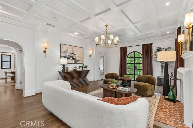 6371 W 6th Street, Los Angeles CA: https://media.crmls.org/medias/1f4136c5-7fb7-4630-a93d-bb32c646c2b8.jpg