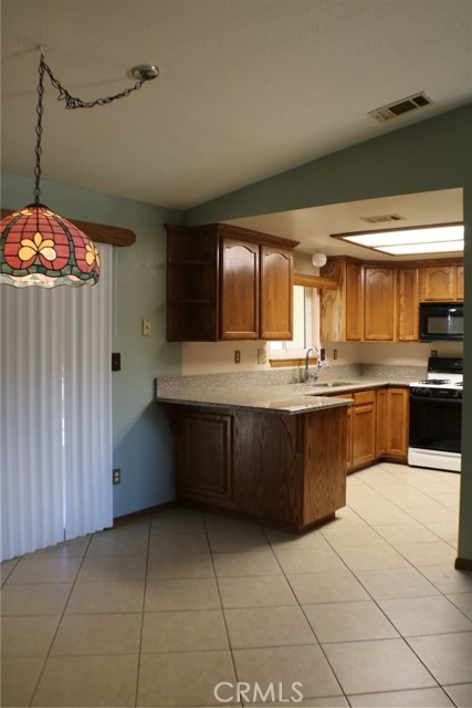 Detail Gallery Image 7 of 29 For 40985 174th, Lancaster,  CA 93535 - 2 Beds | 2 Baths