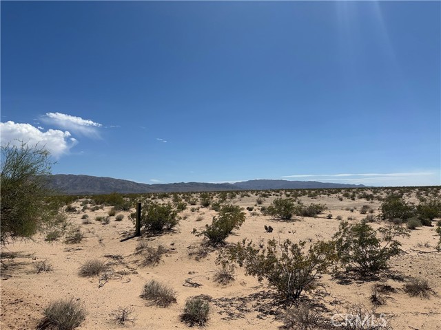 Detail Gallery Image 3 of 6 For 1 Ruby Dr, Twentynine Palms,  CA 92277 - – Beds | – Baths