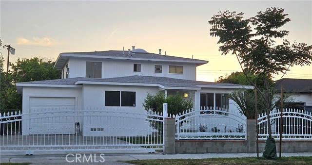 Detail Gallery Image 1 of 20 For 7019 Chimineas Ave, Reseda,  CA 91335 - 5 Beds | 4 Baths