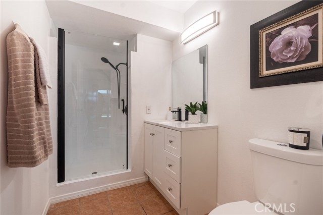 Detail Gallery Image 13 of 25 For 6155 Reseda #4,  Tarzana,  CA 91335 - 3 Beds | 2 Baths