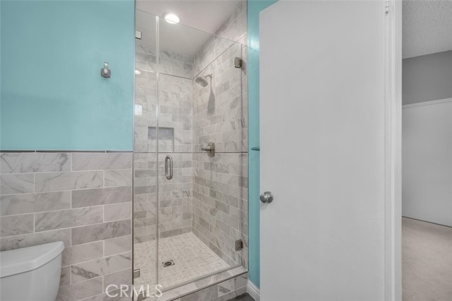 23701 Clarendon Street, Woodland Hills CA: https://media.crmls.org/medias/1f42358c-0d65-4ea9-8ebe-bbad2cad564b.jpg