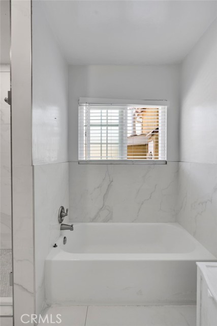 10125 Annetta Ave., South Gate CA: https://media.crmls.org/medias/1f423fdb-7d54-40e6-9ad7-6dcdb6b96717.jpg