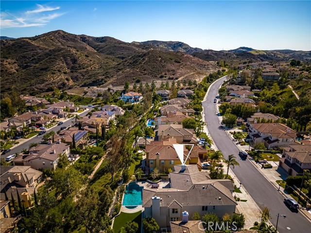 Detail Gallery Image 40 of 44 For 1030 S Summer Breeze Ln, Anaheim Hills,  CA 92808 - 5 Beds | 4/1 Baths