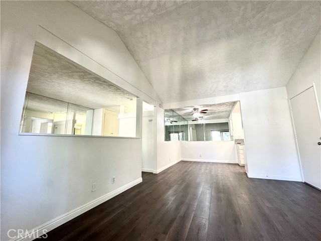 Detail Gallery Image 5 of 24 For 960 E Bonita Ave #108,  Pomona,  CA 91767 - 1 Beds | 1 Baths