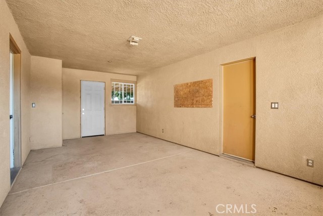 Detail Gallery Image 22 of 43 For 59099 Henderson Dr, Yucca Valley,  CA 92284 - 3 Beds | 2 Baths